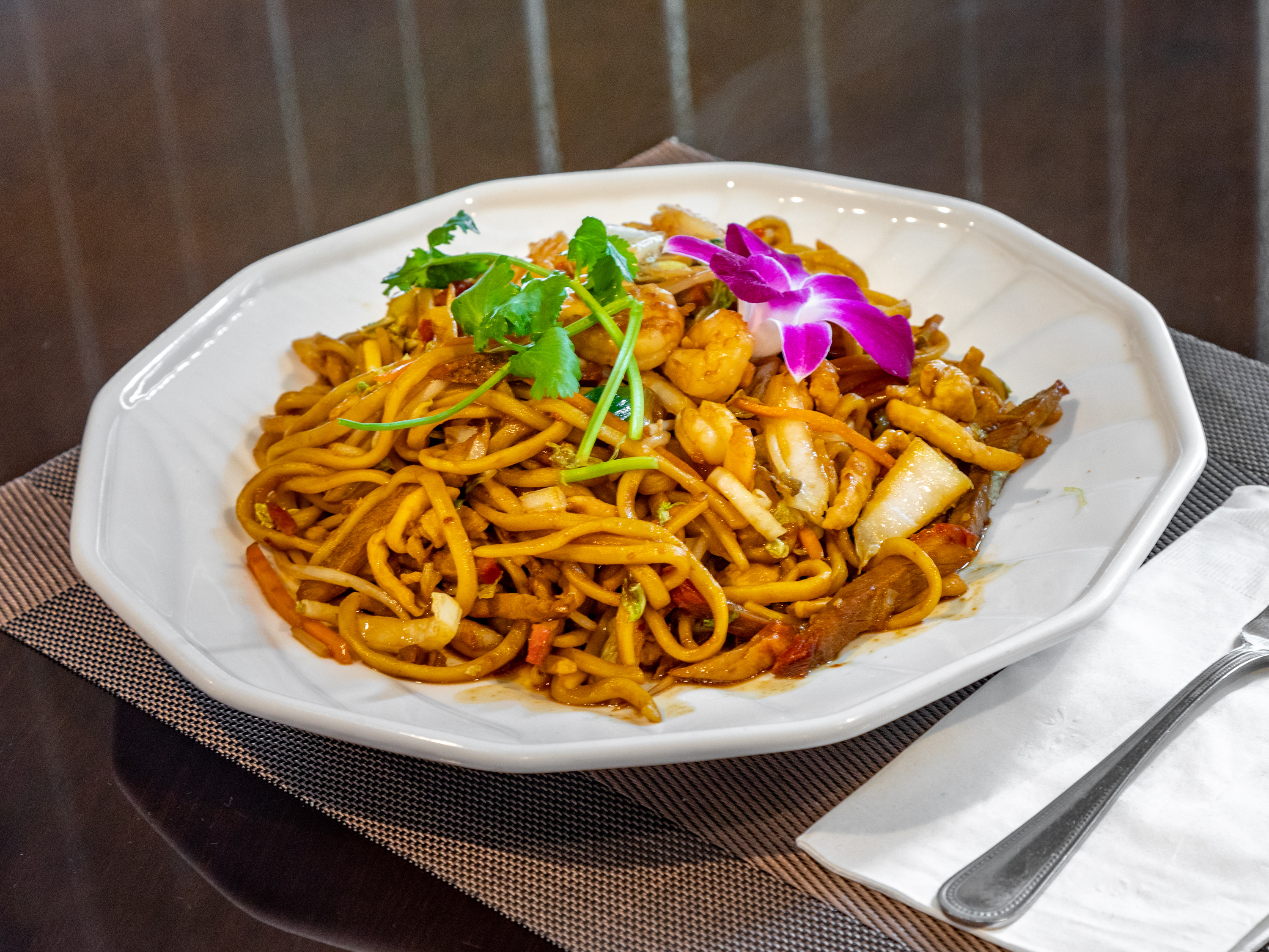 Order House Special Lo Mein food online from Asian Harbor store, Indianapolis on bringmethat.com
