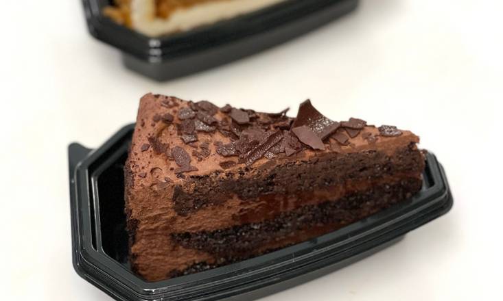Order Chocolate Cake food online from Mike's New York Pizzeria store, Ladera Heights on bringmethat.com