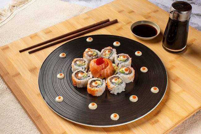 Order Spicy Salmon Roll food online from Yamachen Sushi store, Virginia Beach on bringmethat.com