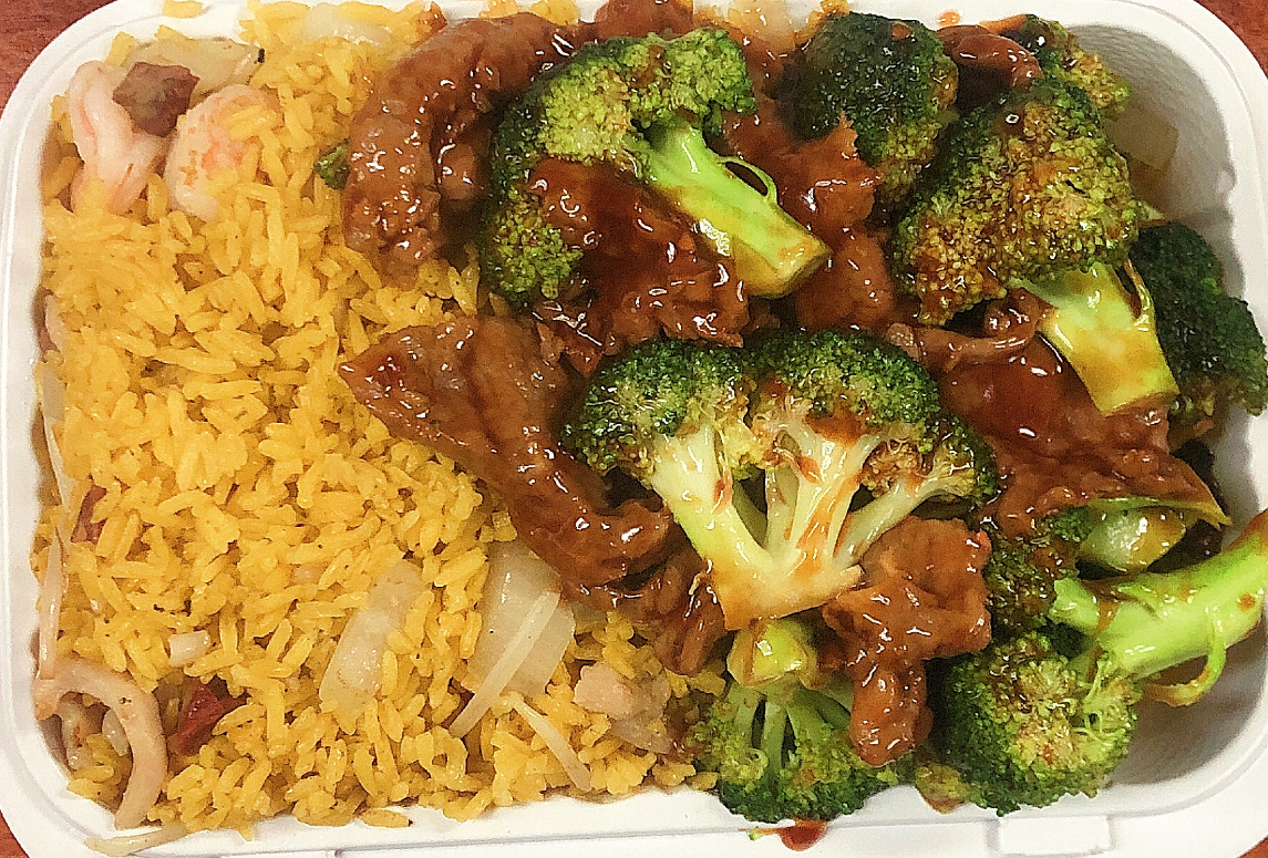 Order C13. Beef with Broccoli Combo  芥兰牛 套餐 food online from Happy Garden Chinese Restaurant store, BRONX on bringmethat.com