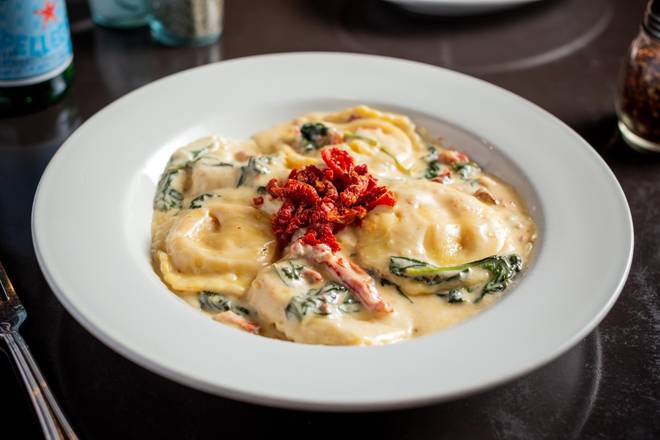 Order Lobster Ravioli food online from The Pasta Bowl store, Chicago on bringmethat.com