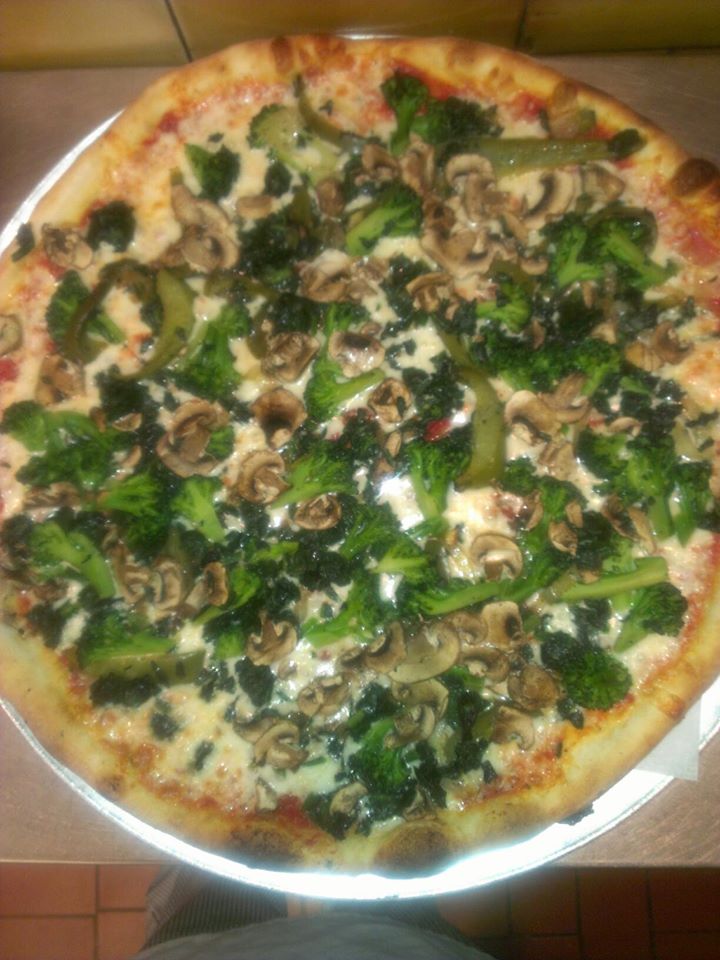 Order Veggie Pizza food online from Genovese Pizzeria store, Valley Stream on bringmethat.com