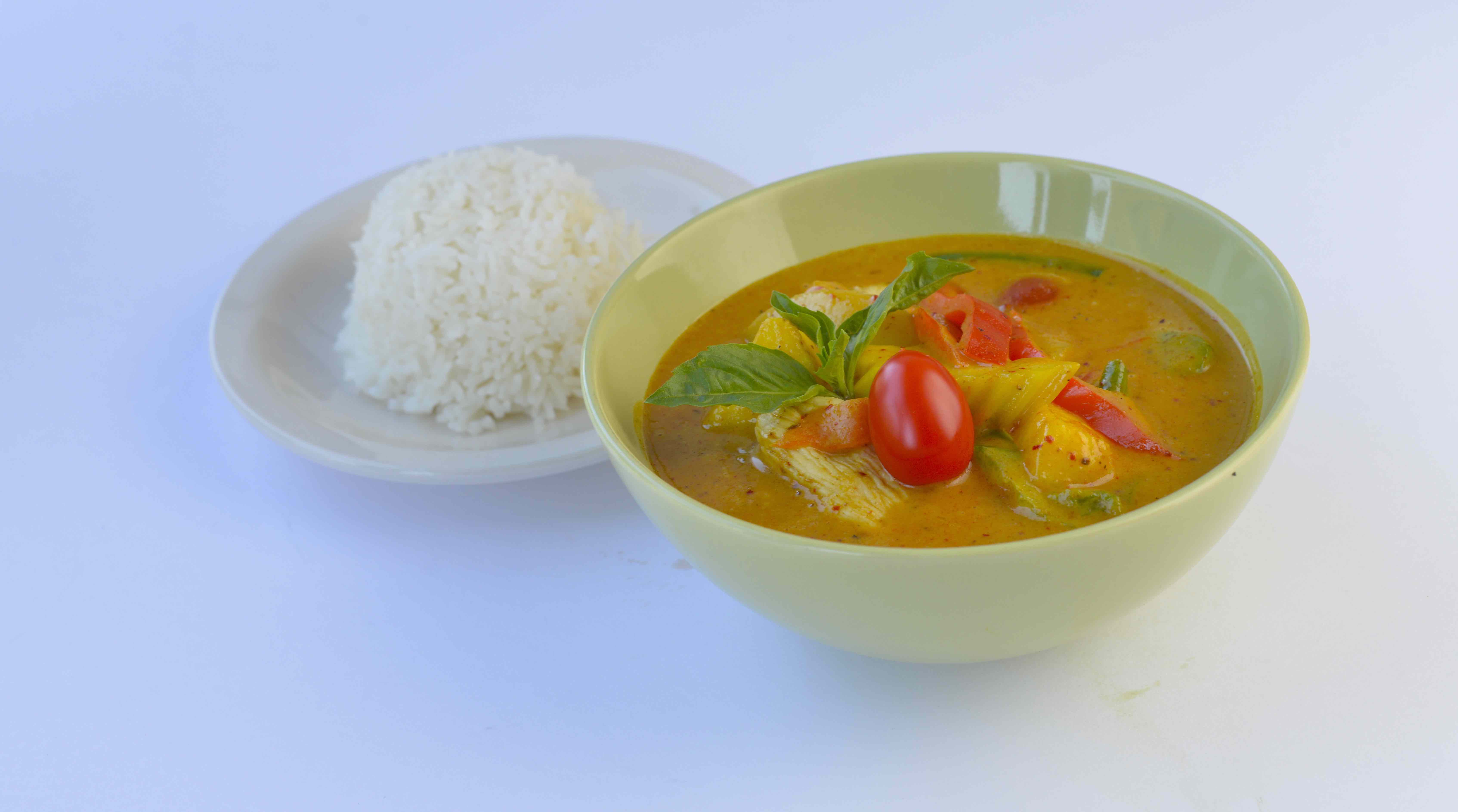 Order Yellow Curry food online from Thai Cafe store, Lynn on bringmethat.com