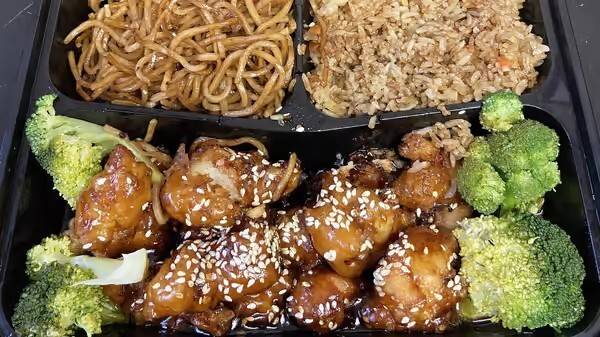 Order Sesame Chicken food online from Sizzle it Asian Bistro store, Novi on bringmethat.com