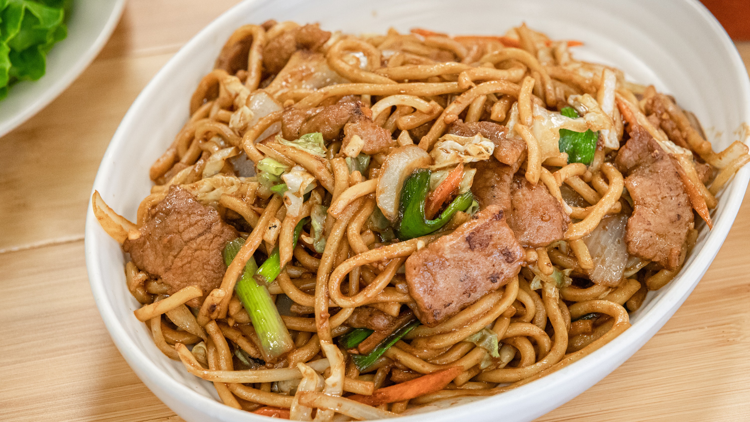 Order 69. Beef Chow Mein food online from Pho Cafe Hong Kong Diner store, Reno on bringmethat.com