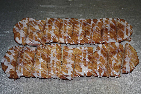 Order Cinnamon Roll Bites food online from Dave Pizza Buffet store, New Baltimore on bringmethat.com