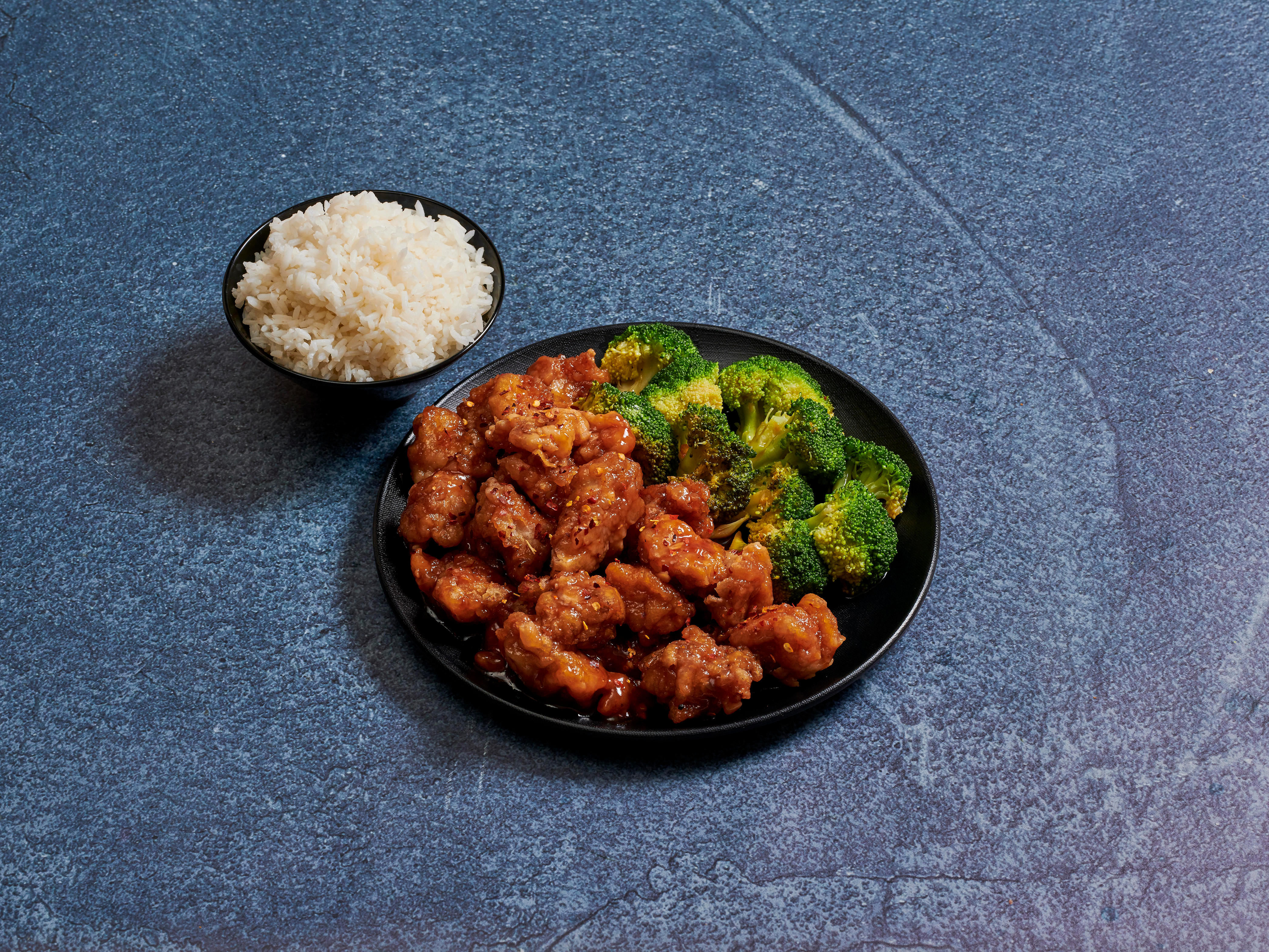 Order 136. General Tso's Chicken food online from Ho Wan Restrnt Inc. store, South Richmond Hill on bringmethat.com