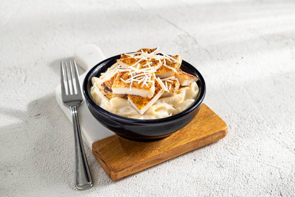 Order Pepper Pals® Cheesy Chicken Pasta food online from Chili's Grill & Bar store, Forest City on bringmethat.com