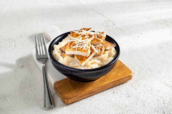 Order Pepper Pals® Cheesy Chicken Pasta food online from Chilis Grill & Bar store, Escondido on bringmethat.com