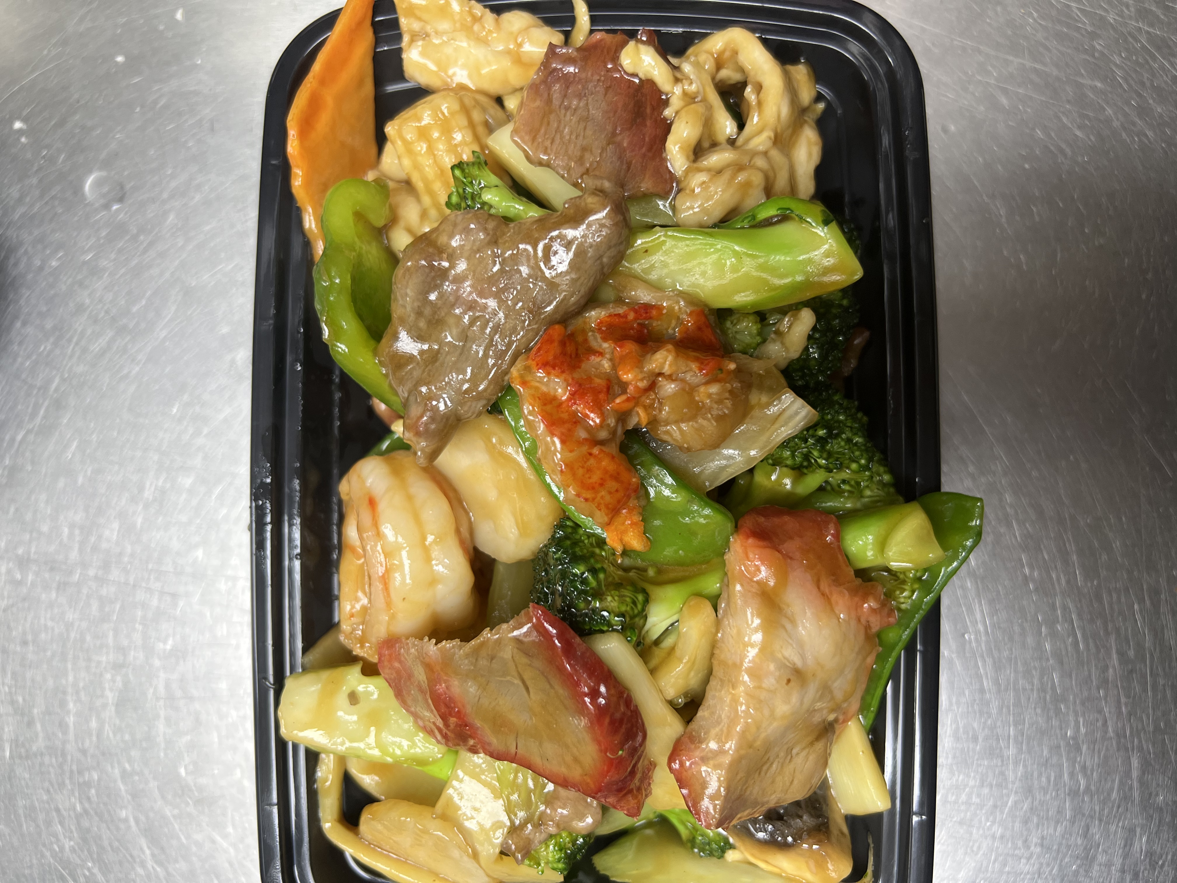 Order H10. Happy Family Special food online from King Chef Chinese Restaurant store, West Haven on bringmethat.com