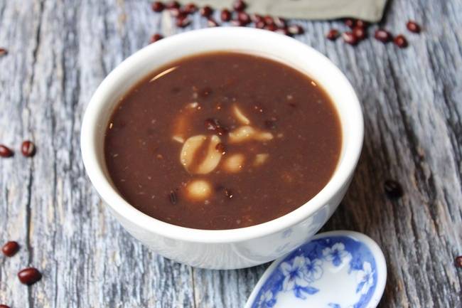 Order 個人蓮子紅豆沙 Individual Red Bean & Lotus Seed food online from Phoenix Kitchen store, Temple City on bringmethat.com