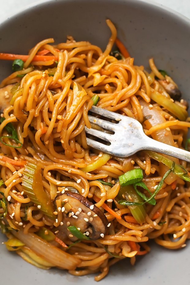 Order 14. Lo Mein food online from Panda Chinese Restaurant store, New York on bringmethat.com