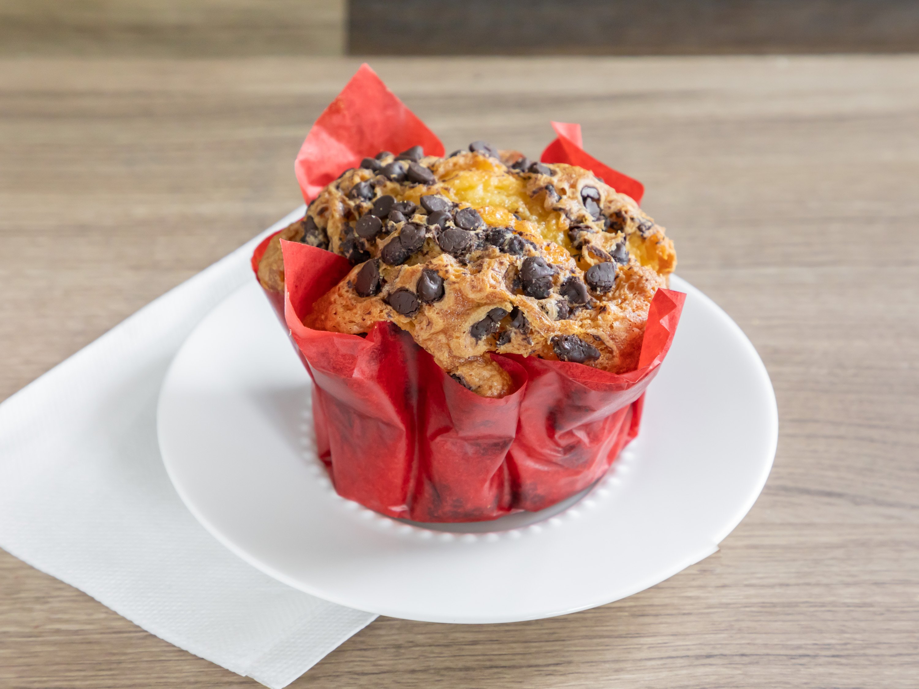 Order Blueberry muffin food online from Black Dog Coffee store, Los Angeles on bringmethat.com