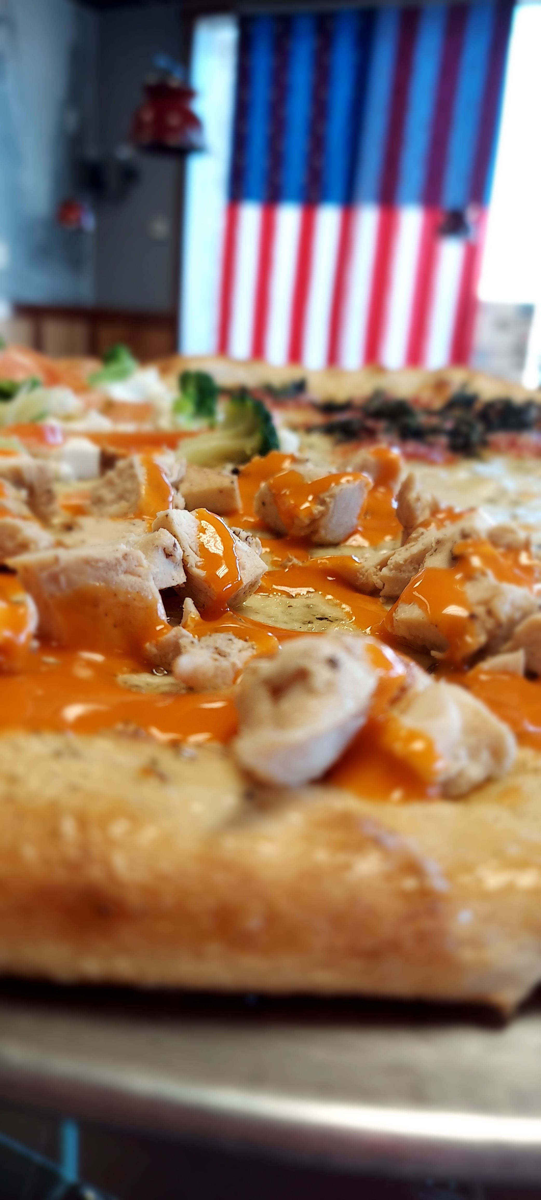 Order Buffalo Chicken Pizza - 10" Pesonal food online from Antica Napoli Pizza store, Gettysburg on bringmethat.com