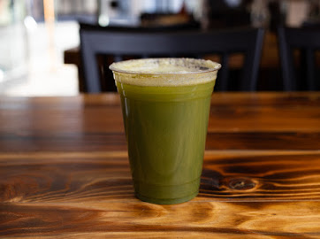 Order Green Mixed Juice (16oz) food online from Cafe Guatemalteco store, San Francisco on bringmethat.com