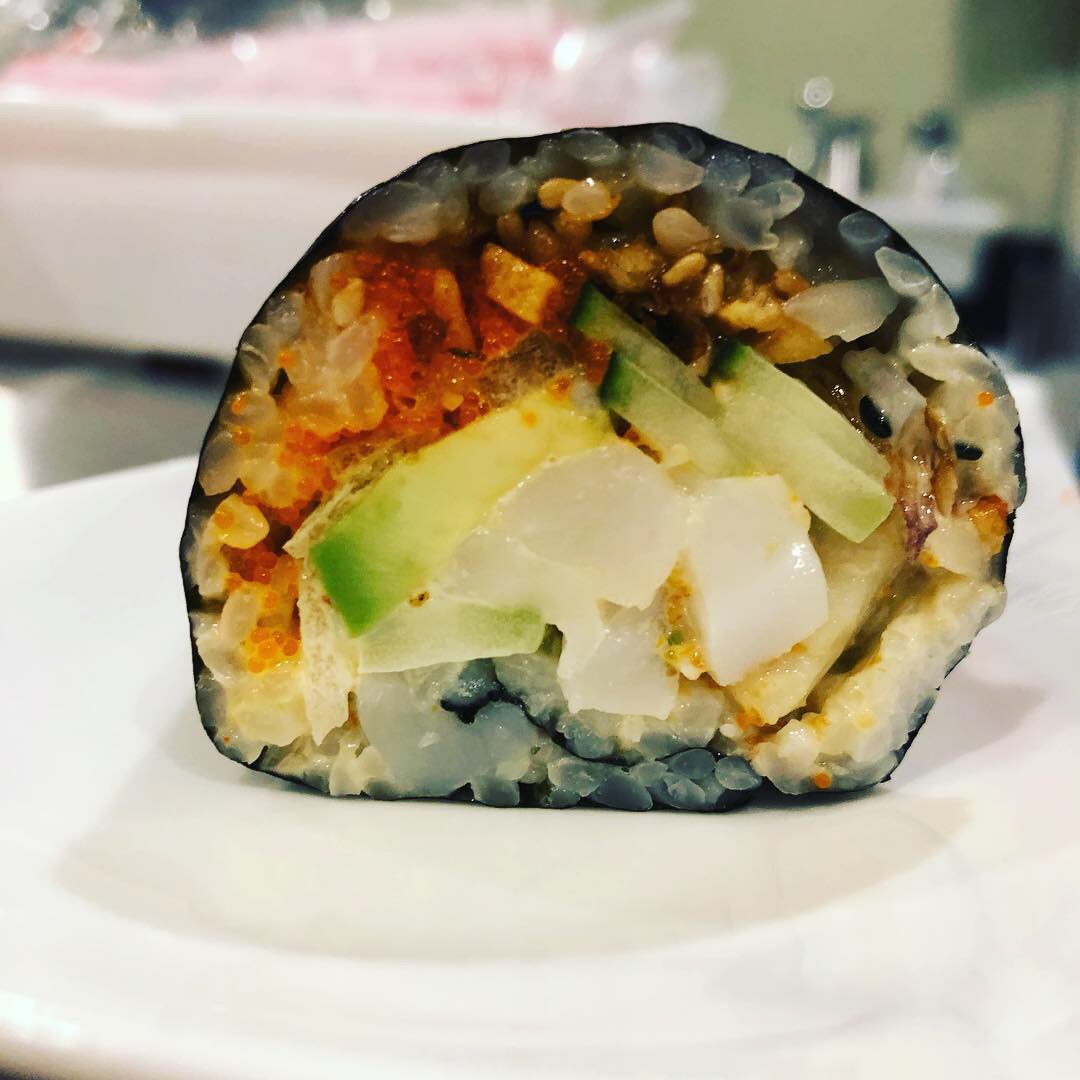 Order Spicy Scallop Burrito Roll food online from Crunchy Poke store, Portland on bringmethat.com