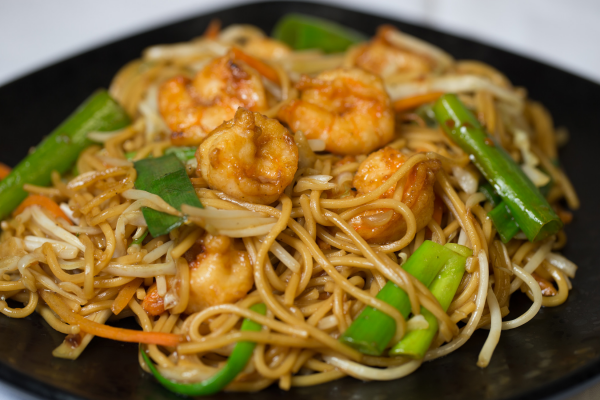 Order RN2. Lo Mein food online from 7 Star Asian Cafe store, Houston on bringmethat.com