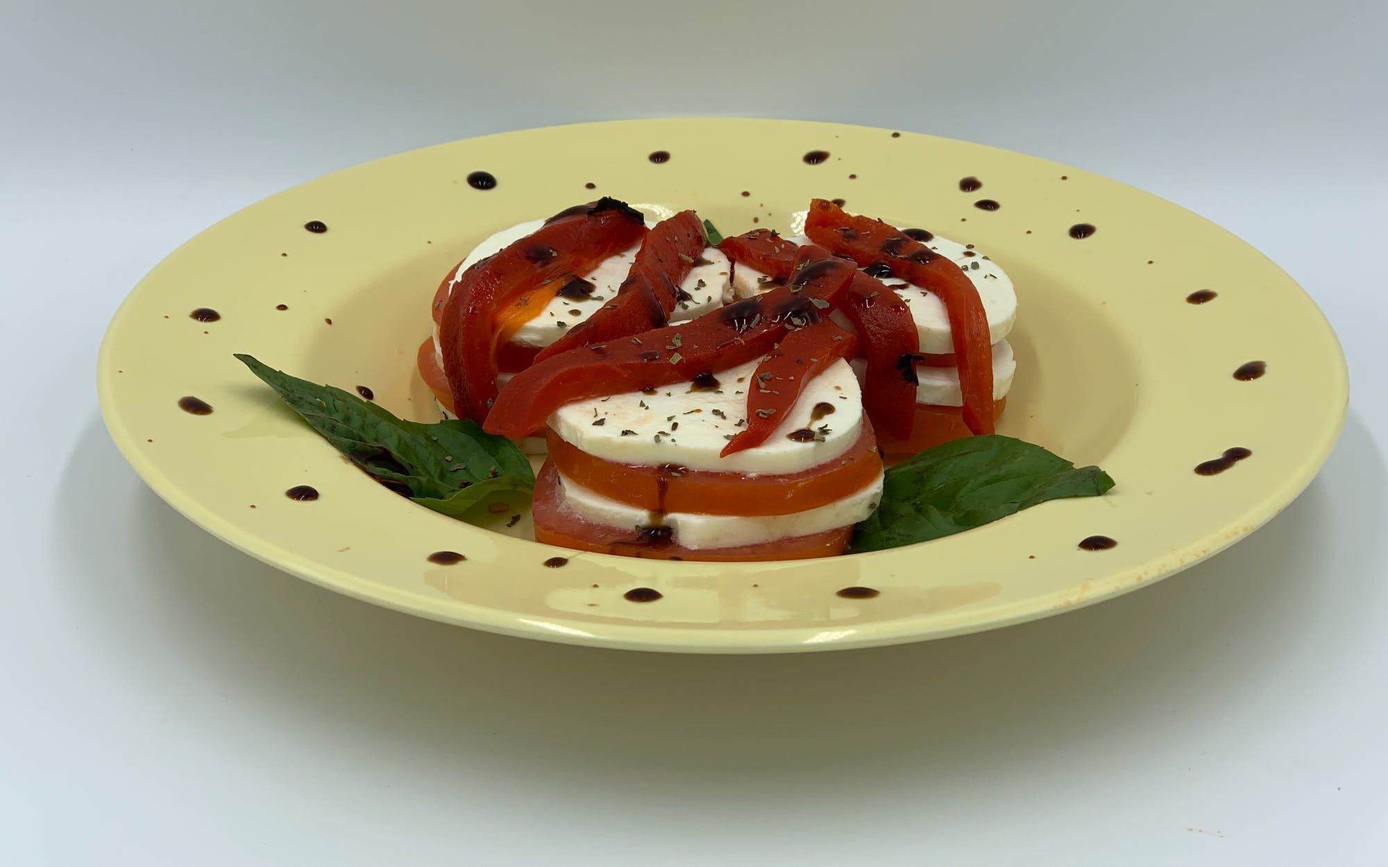 Order Fresh Mozzarella, Tomato & Roasted Red Peppers - Appetizer food online from Mario Pizza store, Westbury on bringmethat.com