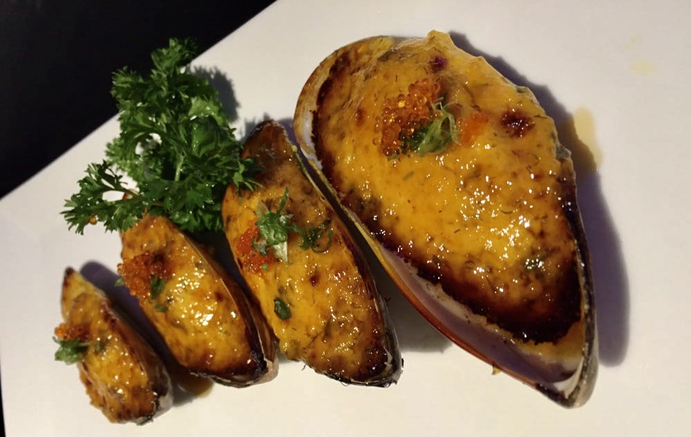 Order Baked Green Mussel (4pcs) food online from Tgi Sushi store, San Jose on bringmethat.com