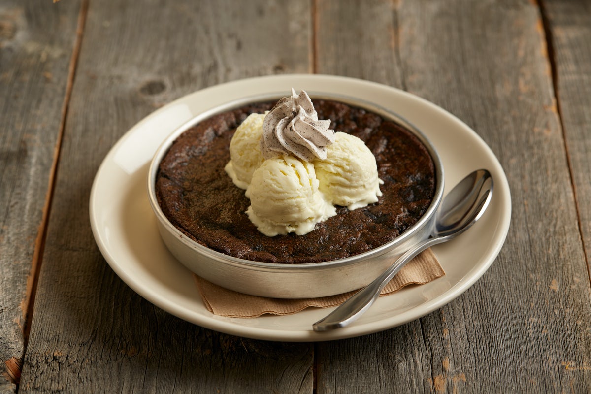 Order Cookies 'N' Cream Pizookie® food online from Bj Restaurant & Brewhouse store, Evansville on bringmethat.com