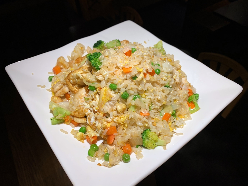 Order Deluxe Chicken Fried Rice food online from Sushi Too store, Pittsburgh on bringmethat.com