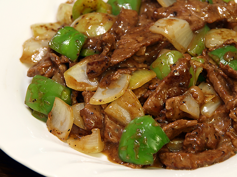 Order 88. Pepper Steak with Onion food online from Lian's Kitchen store, Garfield on bringmethat.com