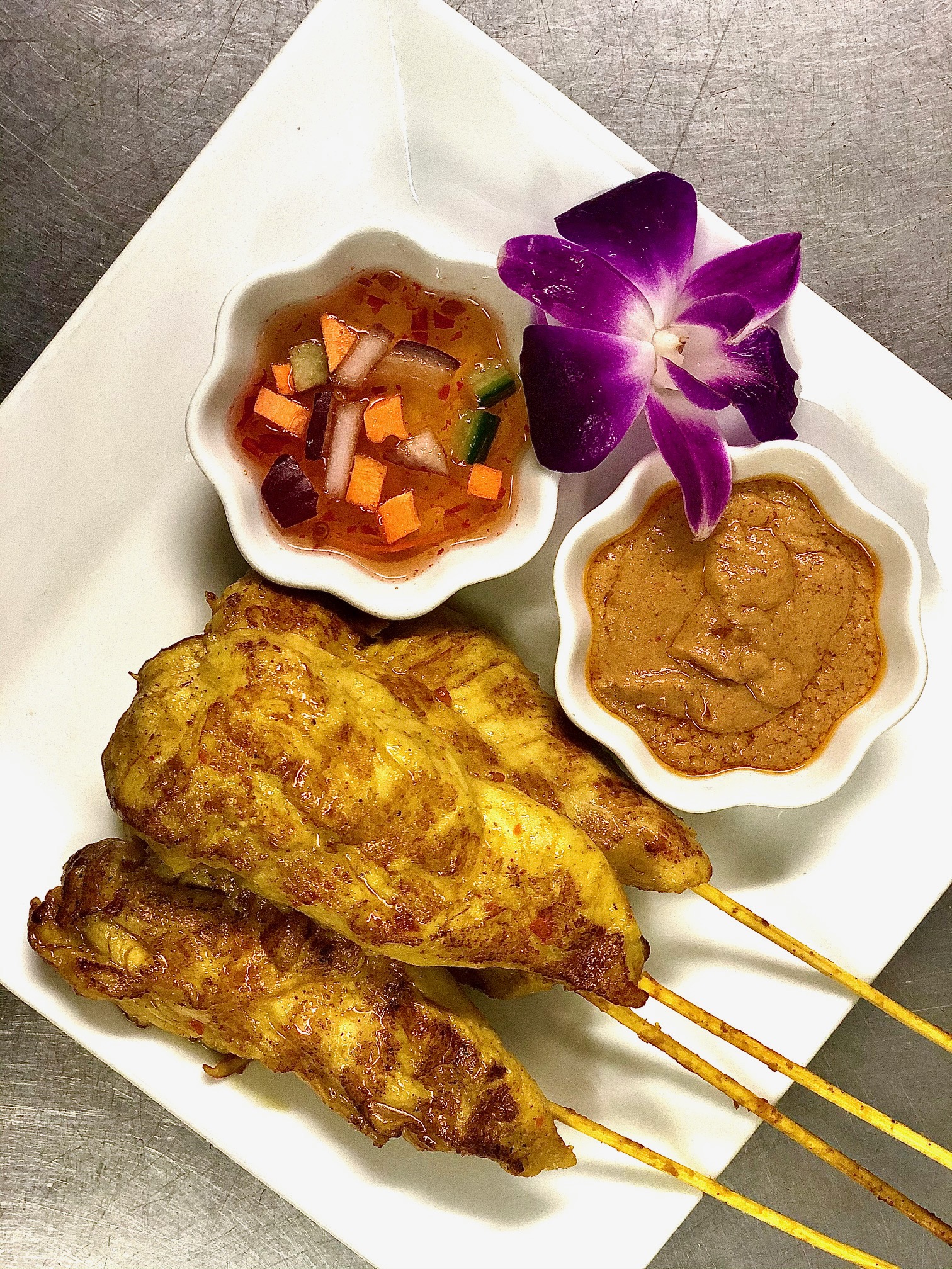 Order Chicken Satay food online from Yoong Tong Thai Restaurant store, Northborough on bringmethat.com
