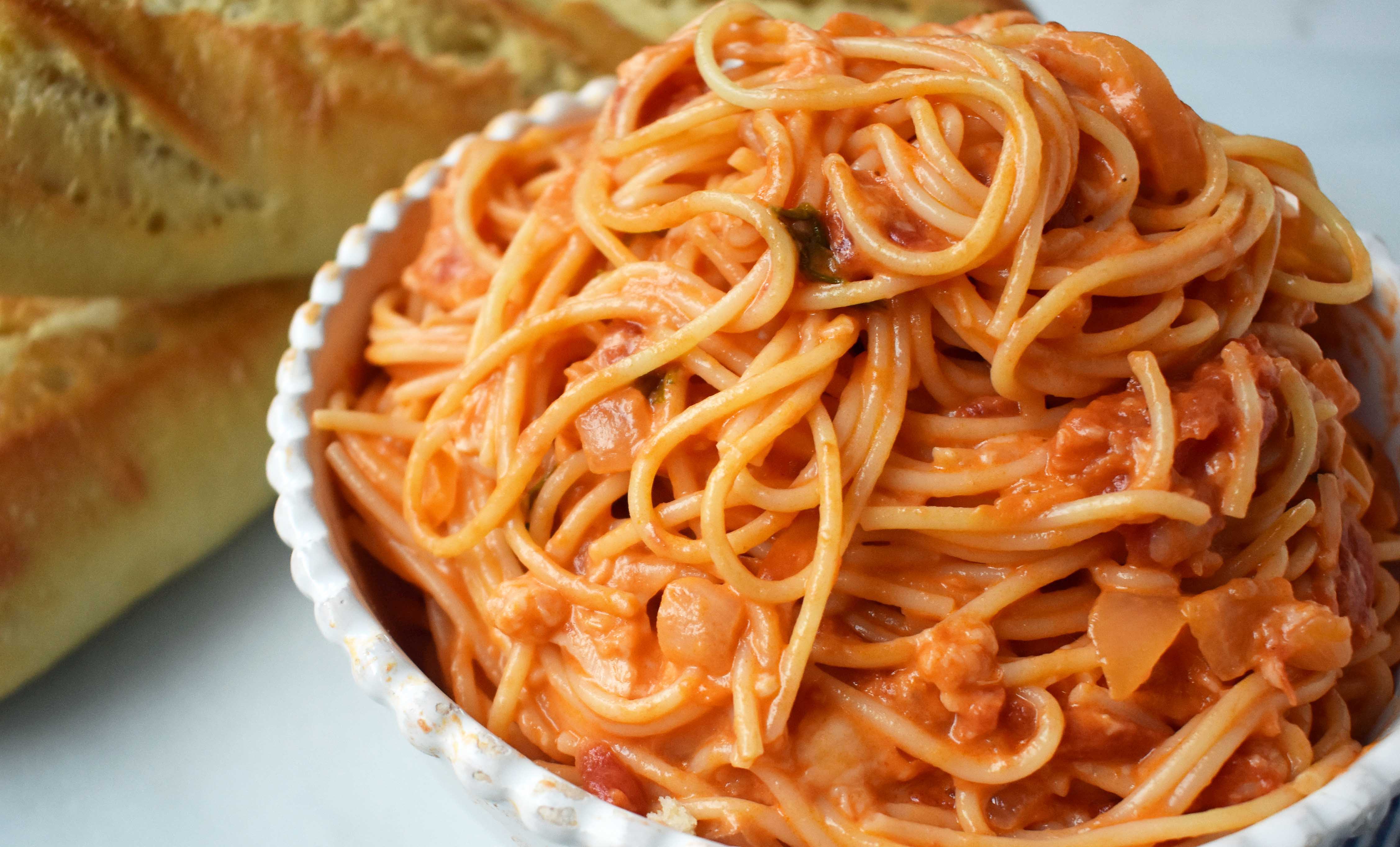 Order Pasta with Tomato Sauce food online from Buonos Pizza store, Gilbert on bringmethat.com