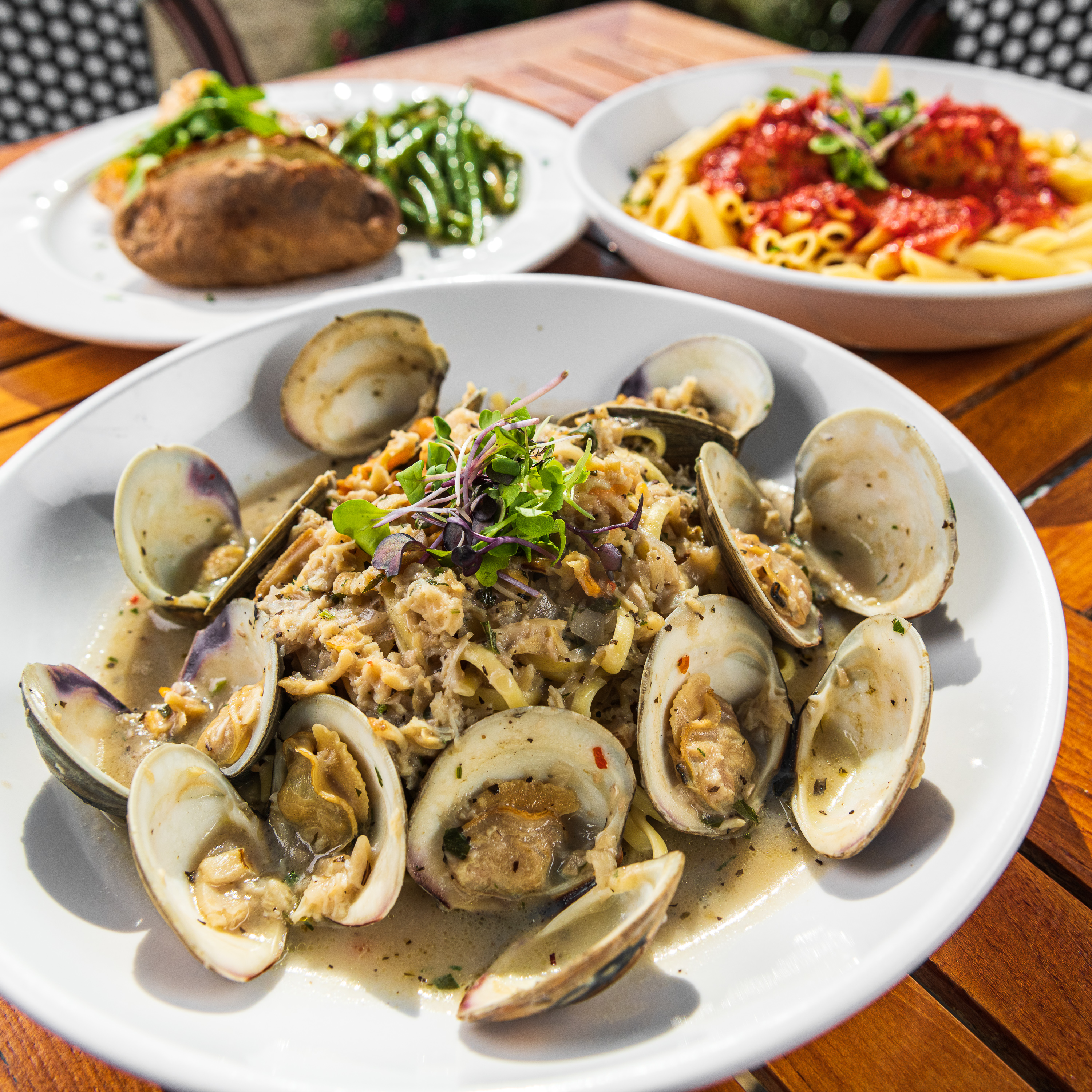 Order Linguini with Clams food online from Iggy Boardwalk Lobster & Clam Bar store, Warwick on bringmethat.com