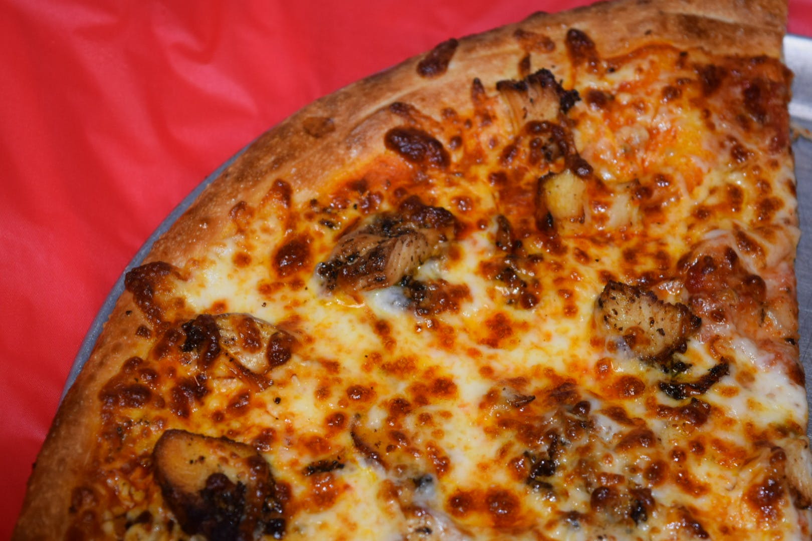 Order Buffalo Chicken Pizza - Small 8'' food online from Pizza Parlor store, Pearland on bringmethat.com
