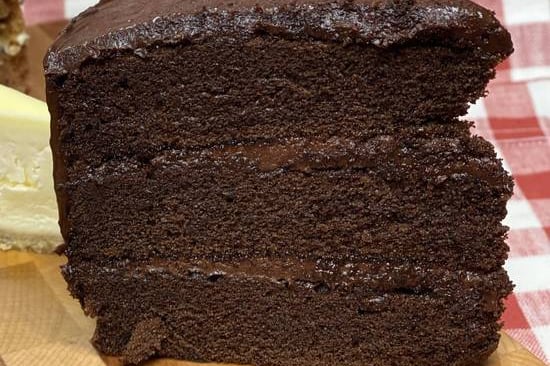 Order Chocolate Cake food online from Natasha Wraps store, Washington on bringmethat.com
