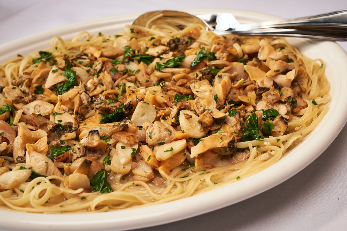 Order Clam  food online from Carmine's store, Atlantic City on bringmethat.com