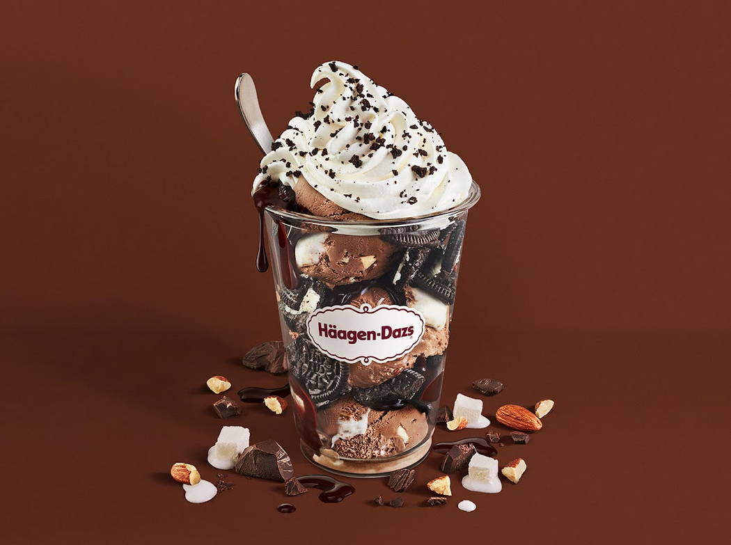 Order Rocky Road Dazzler Sundae food online from Häagen-Dazs store, King Of Prussia on bringmethat.com