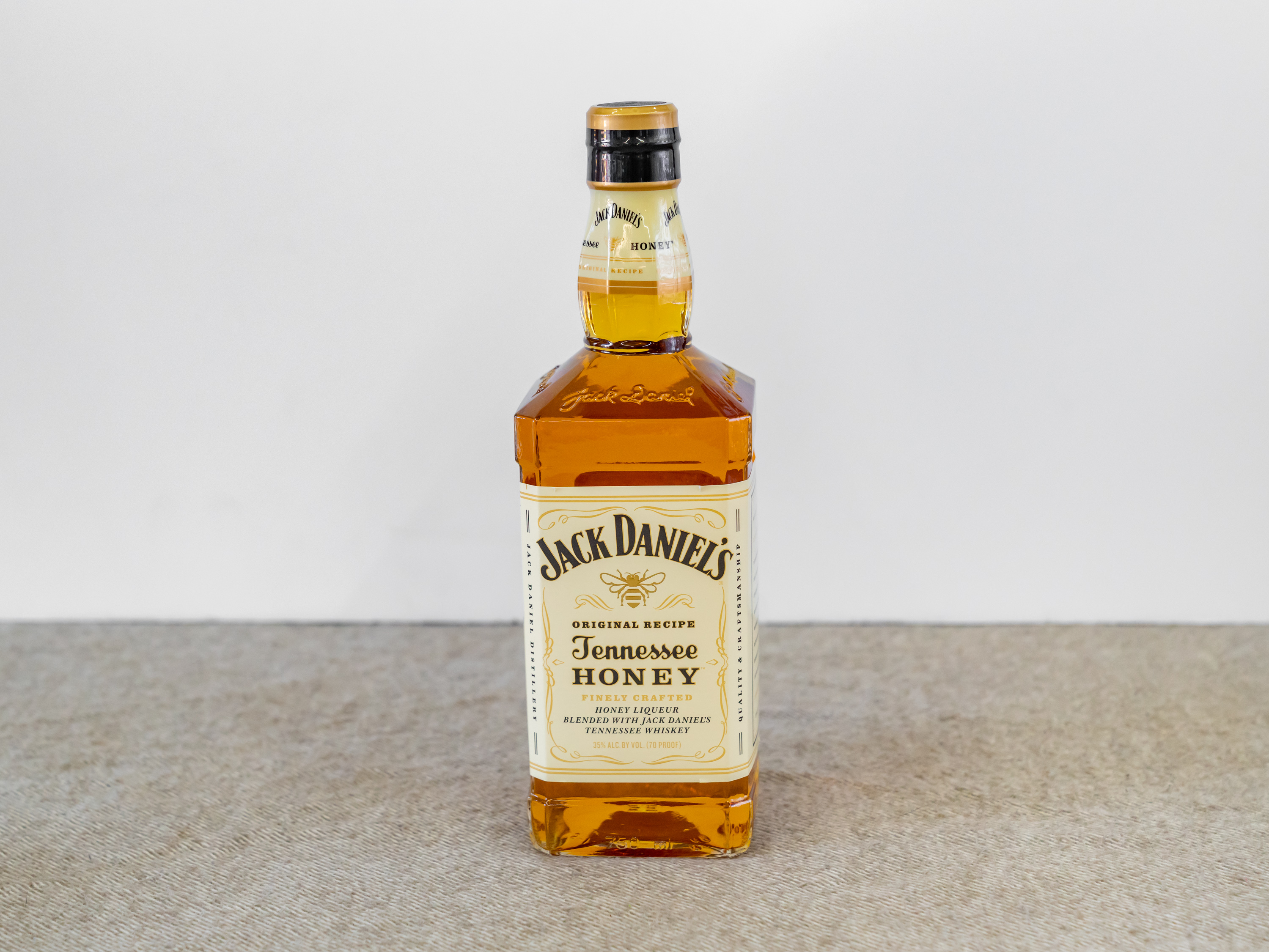 Order 750 ml Jack Daniel's Tennessee Honey Whiskey  food online from Surfside Liquor store, Port Hueneme on bringmethat.com