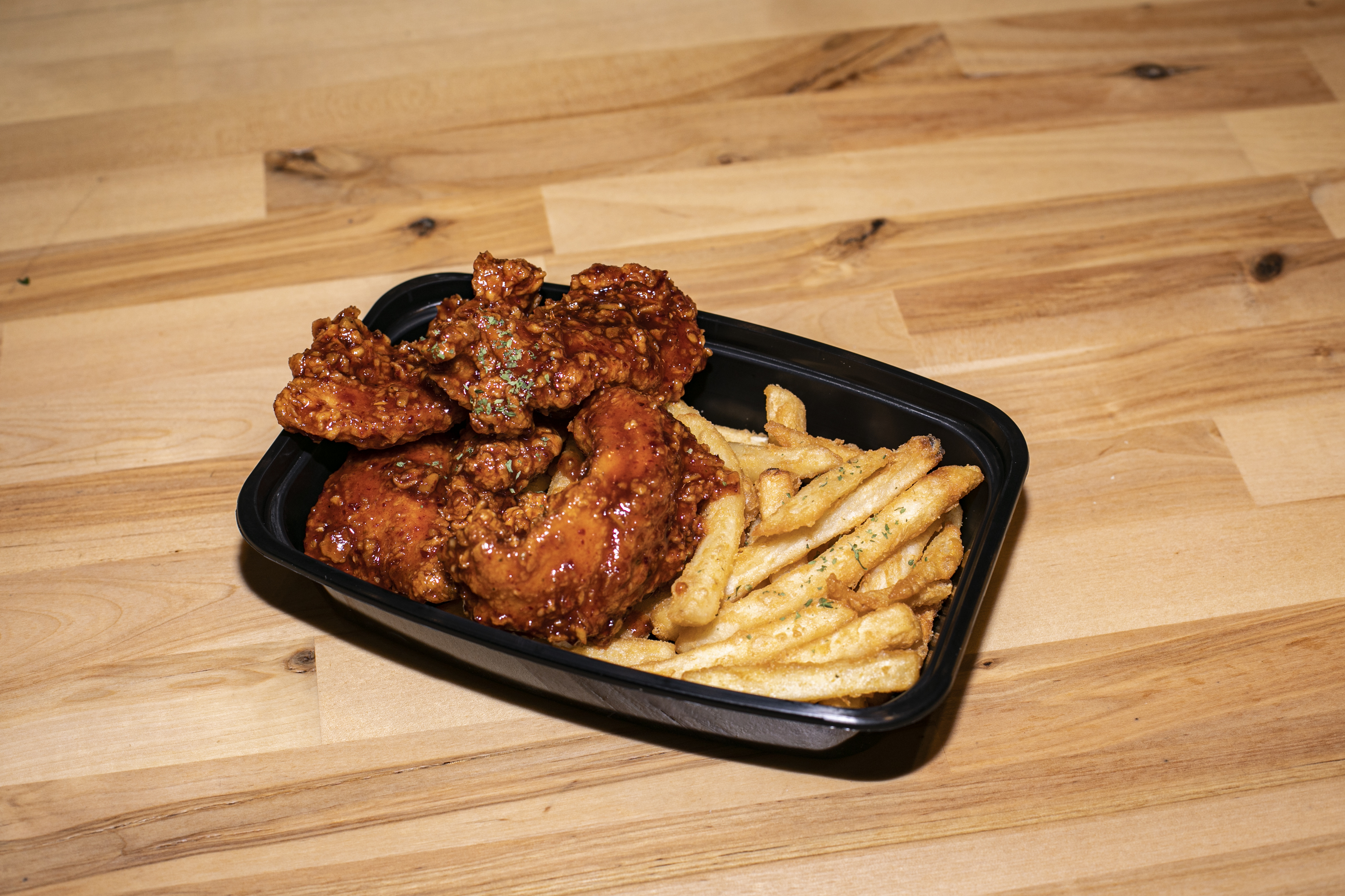 Order Medium Strips Basket food online from Chick and Buns store, New York on bringmethat.com
