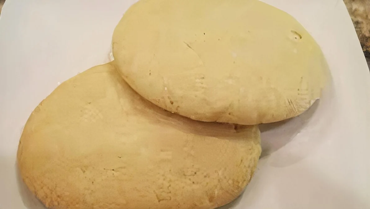 Order Sugar Cookie food online from Lee Family Deli store, Camden on bringmethat.com
