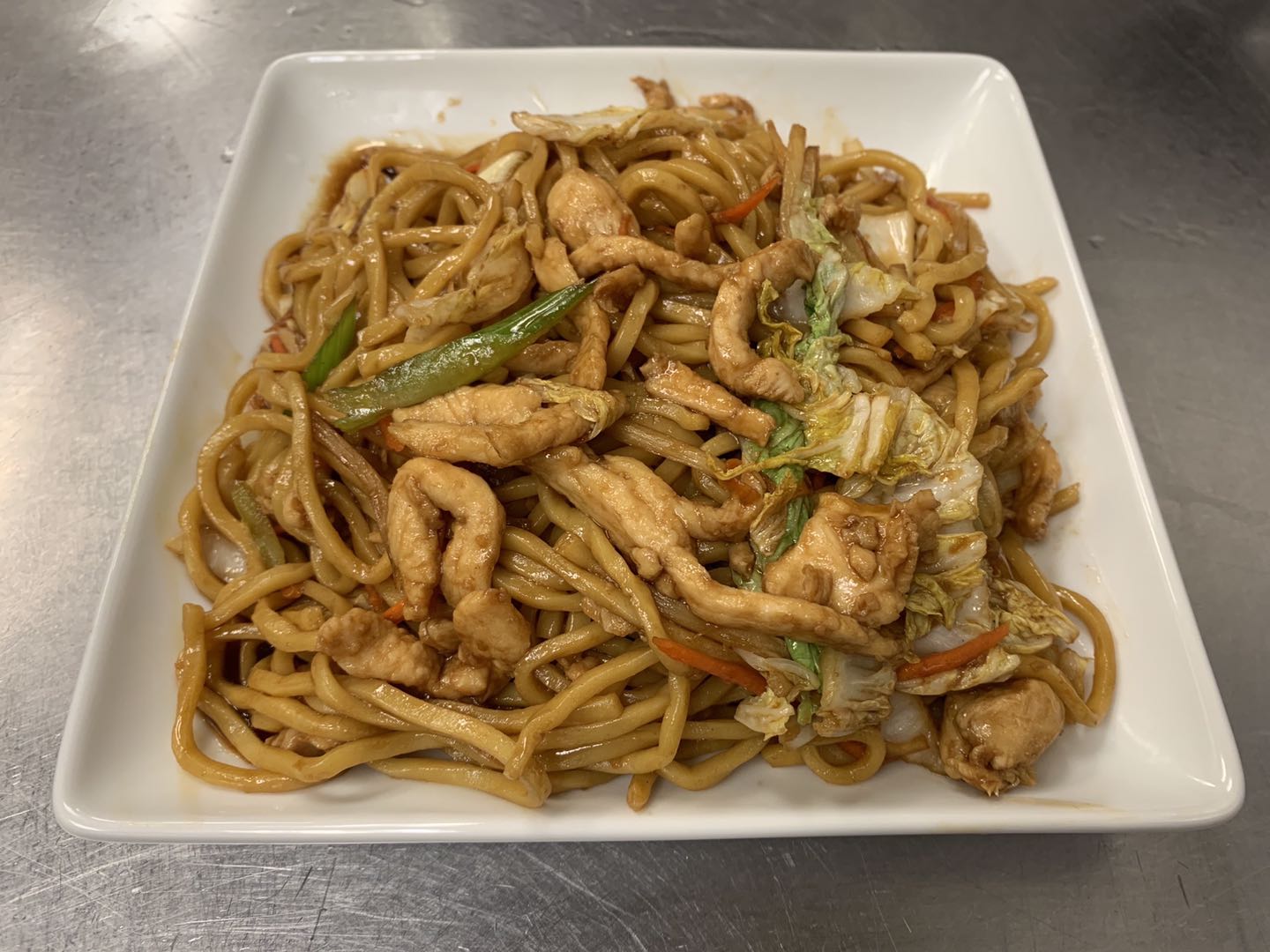 Order Chicken Lo Mein Combo Platter food online from China Dragon store, Baltimore on bringmethat.com
