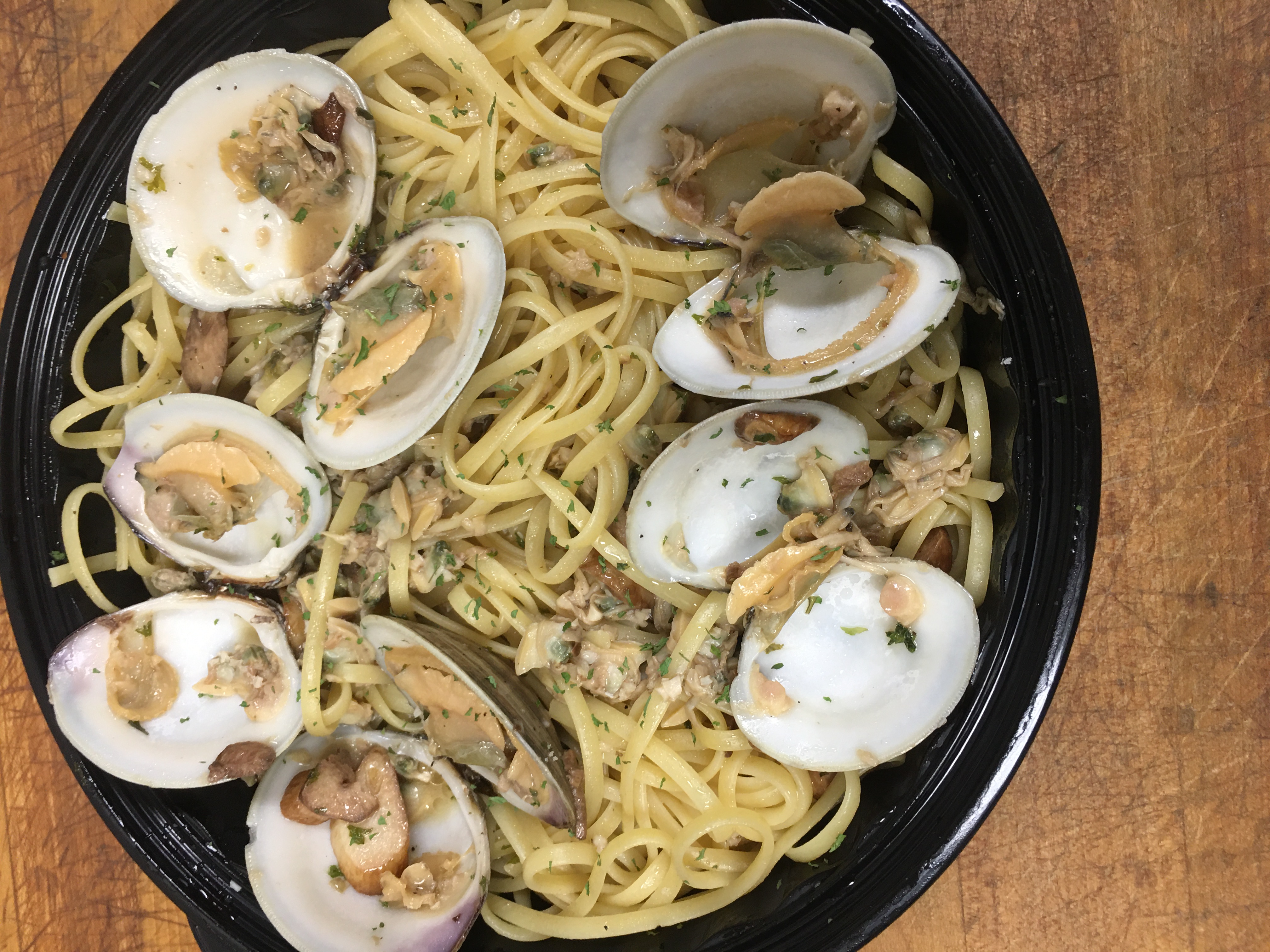 Order Linguini with Clam Sauce food online from Di Carlo Pizzeria store, Westbury on bringmethat.com
