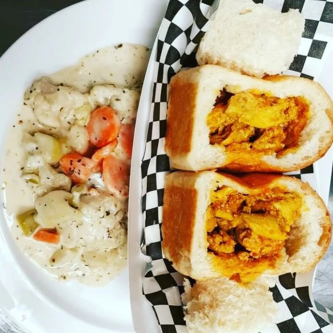 Order Indian Chicken Masala Bunny Chow food online from Anton store, Roanoke on bringmethat.com