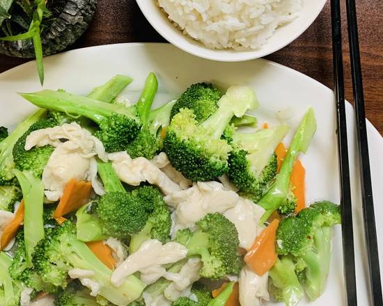 Order 芥兰鸡Chicken with Broccoli food online from Chopsticks store, Kent on bringmethat.com