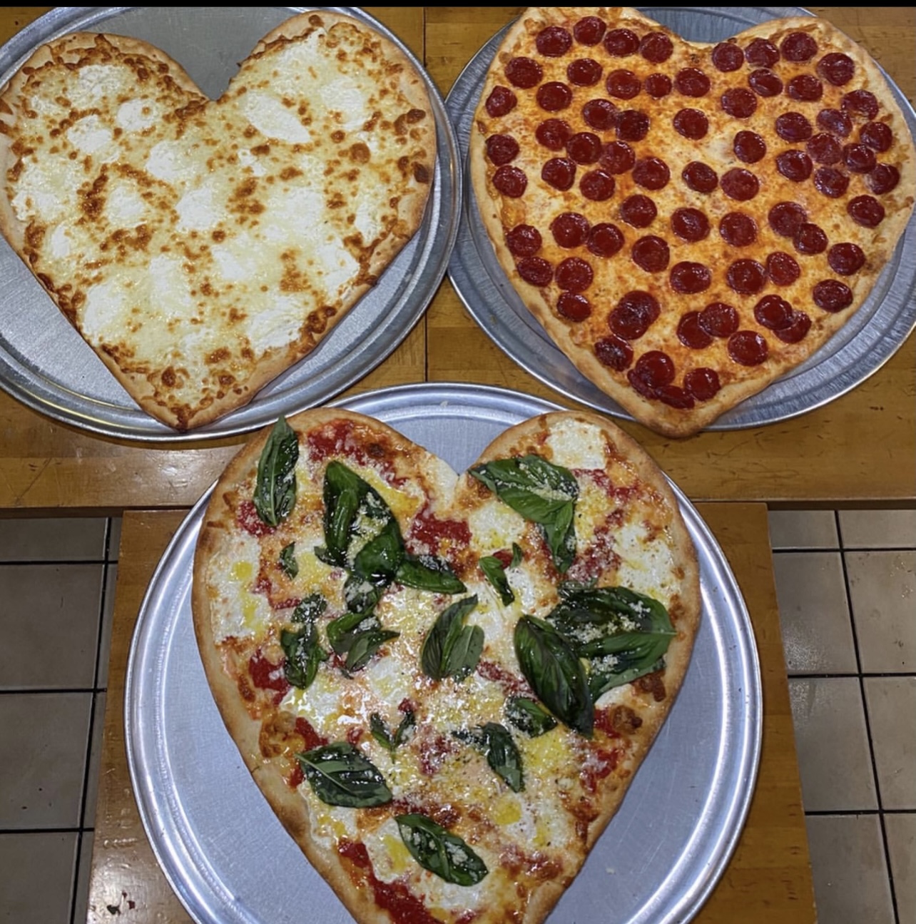 Order Heart Shaped White  Pizza 18” food online from East Village Pizza & Kebabs store, New York on bringmethat.com