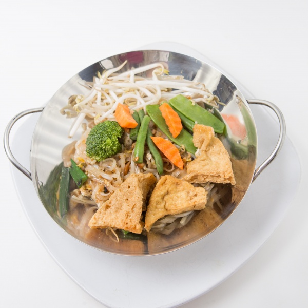 Order V6. Vegetable Pad Thai and Tofu food online from Dokbua Thai Kitchen store, Brookline on bringmethat.com