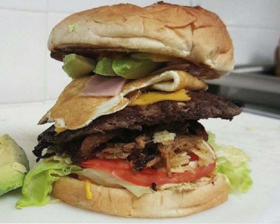Order Mixed Burger food online from Arepa Mania store, New Rochelle on bringmethat.com