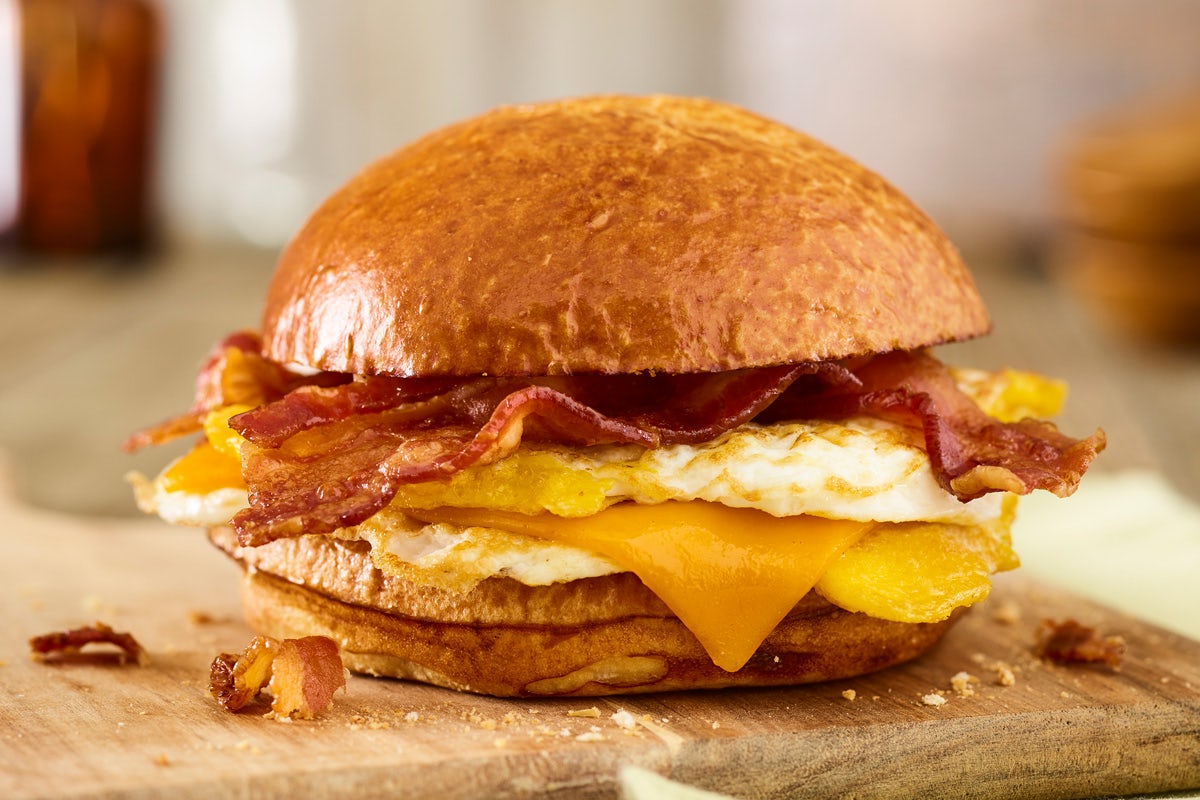 Order BACON, EGG & CHEESE SANDWICH food online from Smashburger store, Aurora on bringmethat.com