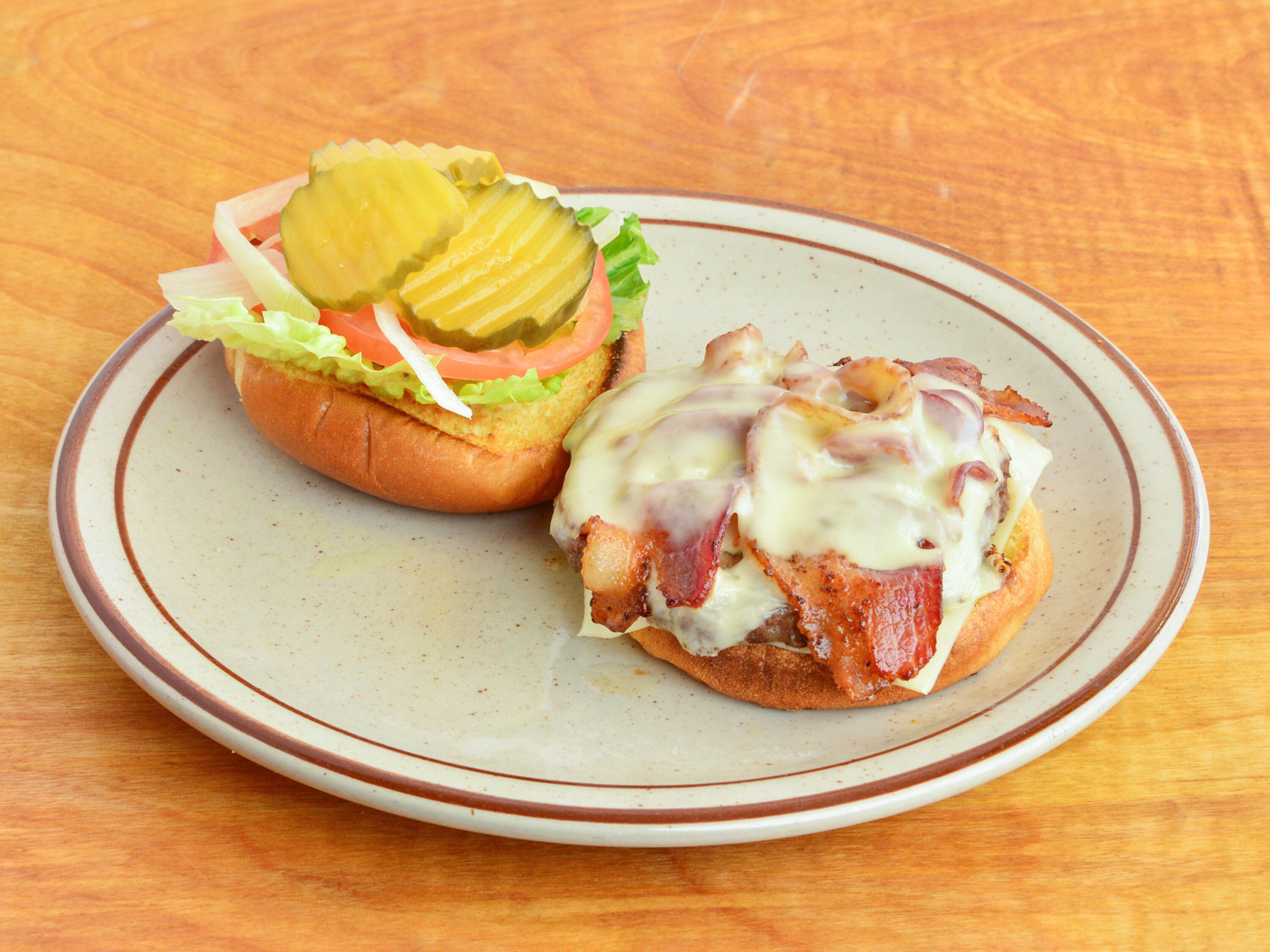 Order Bacon Swiss Burger food online from Sidewalk Cafe store, Painesville on bringmethat.com