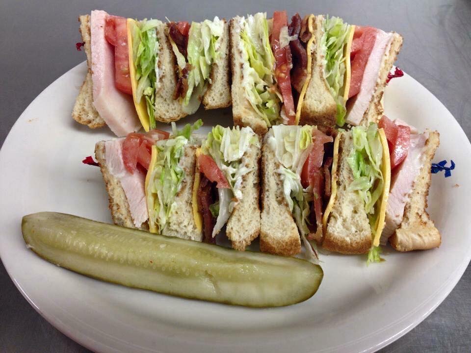 Order Turkey and Cheese Club Sandwich food online from Mama Daughters' Diner store, Plano on bringmethat.com