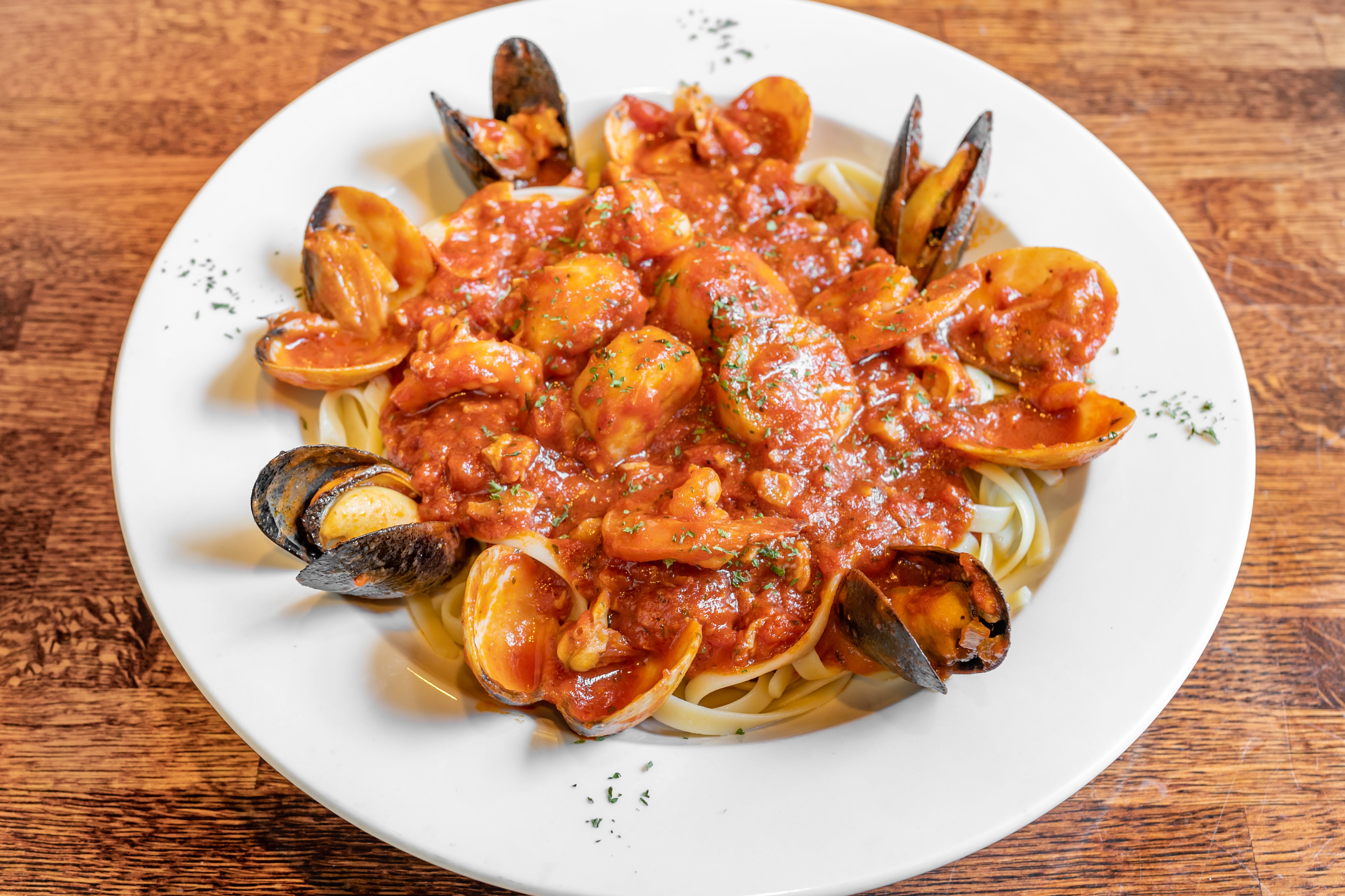 Order Pasta Seafood - Entree food online from Dolce Vita Italian Restaurant store, Midlothian on bringmethat.com