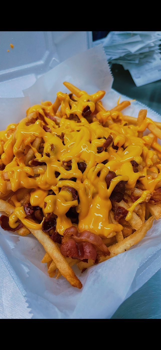 Order Bacon Cheese Fries food online from Avenue Pizza store, Bloomfield on bringmethat.com