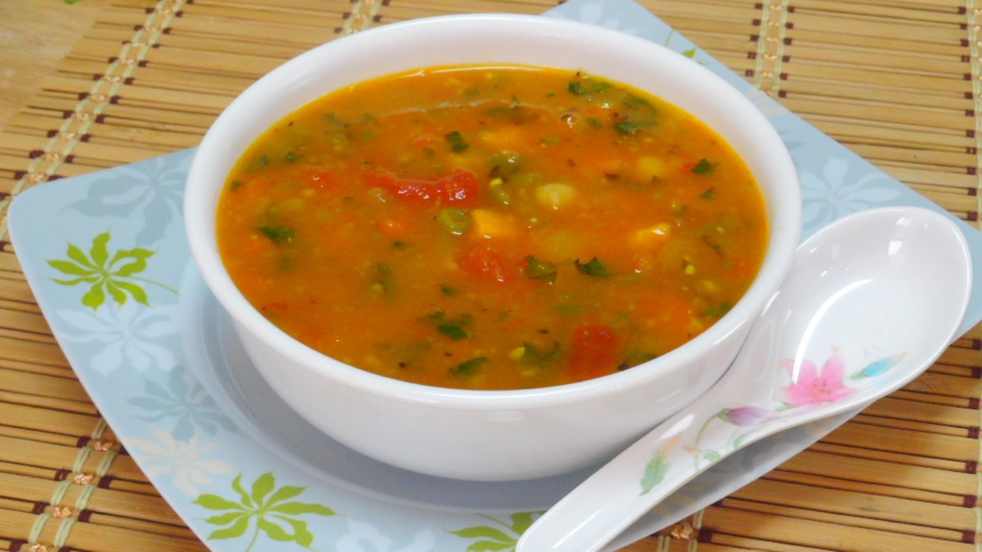 Order Veggie Soup food online from India's Grill store, Los Angeles on bringmethat.com