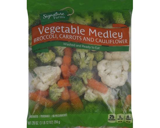 Order Signature Farms · Vegetable Medley (28 oz) food online from Albertsons store, Hillsboro on bringmethat.com